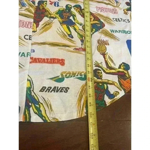 Vintage NBA Bed Sheet Basketball Team Bulls Bucks Hawks 70s Bed Sheet fabric - Picture 5 of 9